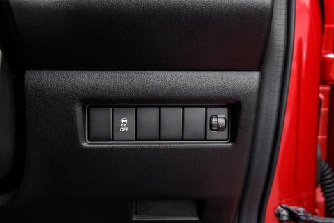 Suzuki Swift ATTITUDE DUALJET 15