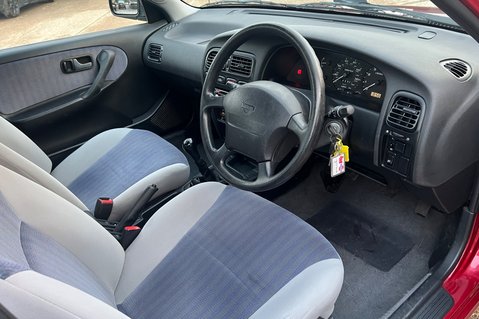 Nissan Primera GX - TWO OWNERS FROM NEW!!!  PX TO CLEAR - MOT OCTOBER 3