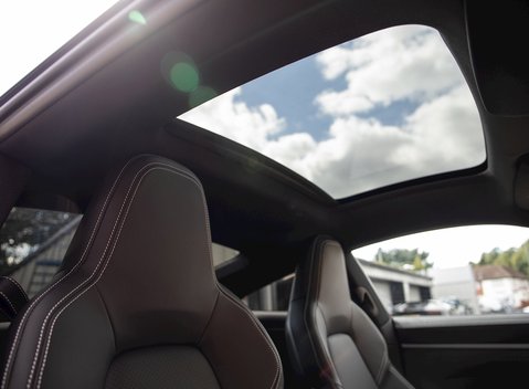 Porsche 911 Carrera 4S (992) 13