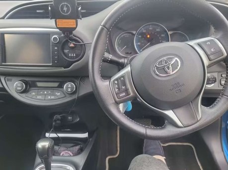 Toyota Yaris 1.5 VVT-h Icon Hatchback 5dr Petrol Hybrid E-CVT Euro 6 (101 ps) 24