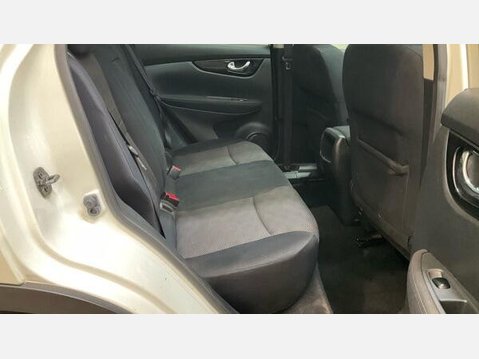 Nissan Qashqai 1.2 DIG-T n-tec+ 2WD Euro 5 (s/s) 5dr 9