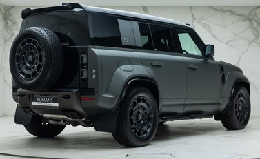 Land Rover Defender 110 OCTA EDITION ONE 6