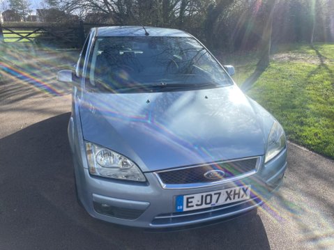 Ford Focus 1.6 Ghia 5dr 19