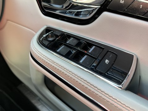 Jaguar XJ 3.0d V6 Premium Luxury 4dr Auto 26
