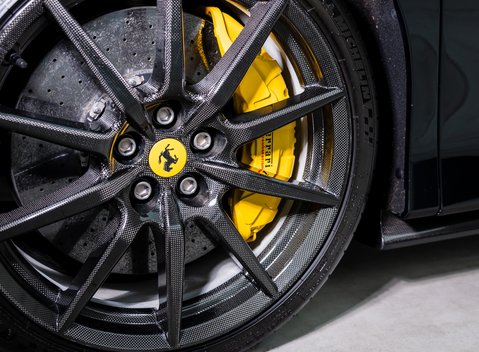 Ferrari SF90 Stradale 30