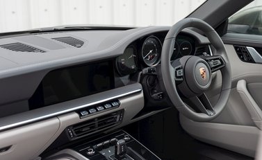 Porsche 911 Carrera (992) 16