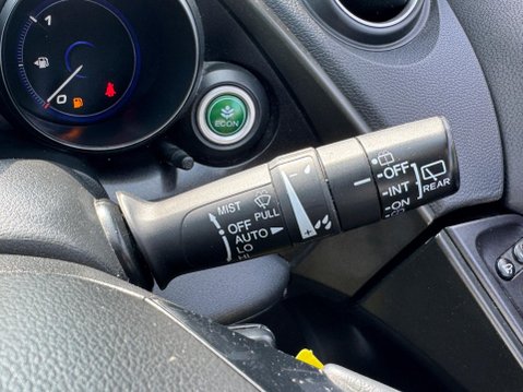 Honda Civic 1.8 i-VTEC SE Plus (Navi) Euro 6 (s/s) 5dr 29