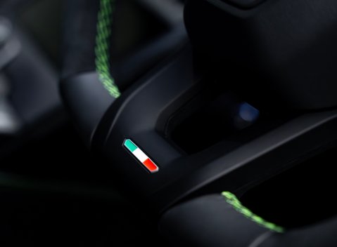 Lamborghini Urus PERFORMANTE 14