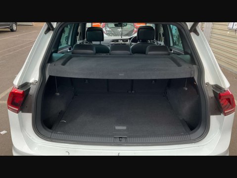Volkswagen Tiguan 2.0 Tiguan R-Line TDI BlueMotion Technology 4Motion Semi-Auto 4WD 5dr 9