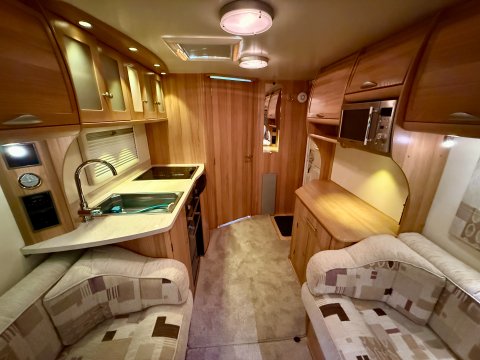 Bailey Unicorn Seville 29