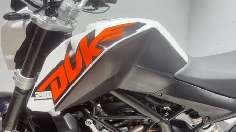 KTM Duke 2016 9K MOT JUNE 2027 200CC NAKED BIKE 18