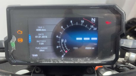 KTM Duke 2018 26K RUNNING PROJECT BIKE SPARES OR REPAIR 125CC NAKED 25
