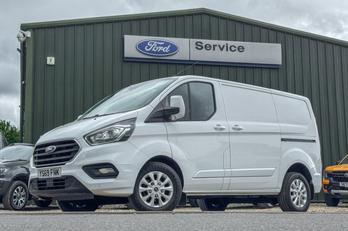 Ford Transit Custom SWB L1H1 [SOLD SM] Low Roof Limited 280 Air Con Alloys Sensors EURO 6