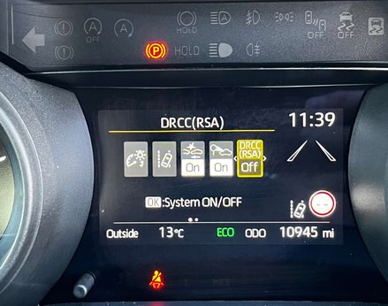 Toyota Yaris 1.5 Yaris Design HEV CVT 5dr 34