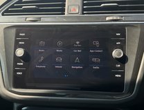 Volkswagen Tiguan (Sold) 2.0 TDI SEL SUV 5dr Diesel Manual 4Motion Euro 6 (s/s) (150 ps) 22