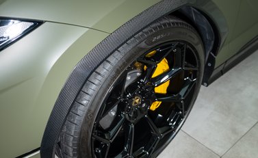 Lamborghini Urus Performante 36