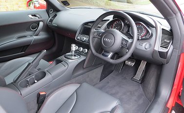 Audi R8 V10 4