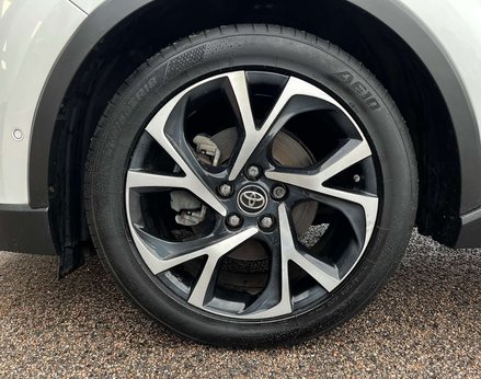 Toyota C-HR 1.8 C-HR-Dynamic HEV CVT 5dr 12