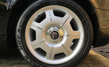 Rolls-Royce Phantom Drophead Coupe 9