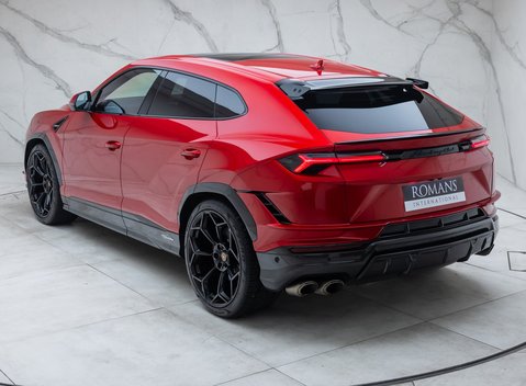 Lamborghini Urus PERFORMANTE 12