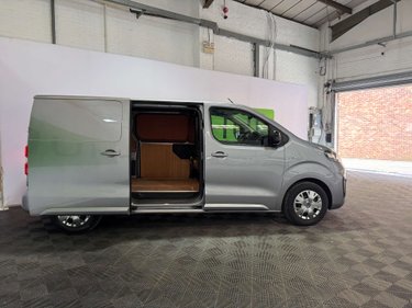 Vauxhall Vivaro 1.5 Vivaro F2700 Sportive S/S 4
