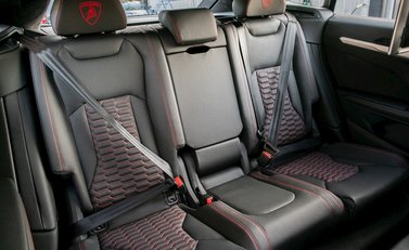 Lamborghini Urus 13