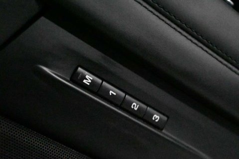 Land Rover Range Rover Evoque R-DYNAMIC HSE MHEV 78