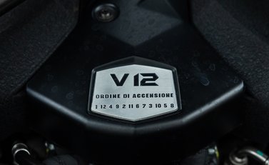 Lamborghini Aventador S LP 740-4 ROADSTER 38