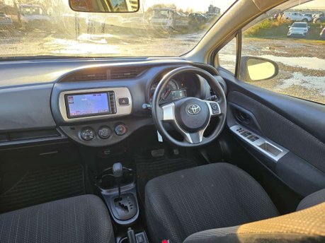 Toyota Yaris 1.33 Dual VVT-i Design Hatchback 5dr Petrol Multidrive S Euro 6 (99 ps) 23