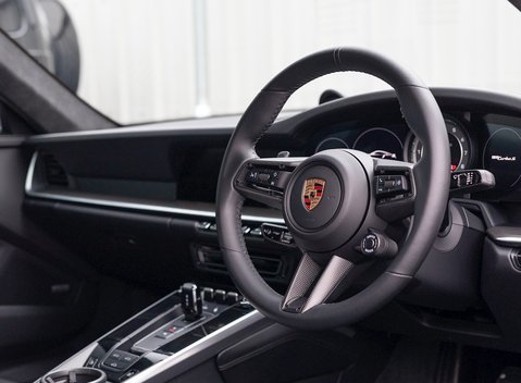 Porsche 911 (992) Turbo S 11