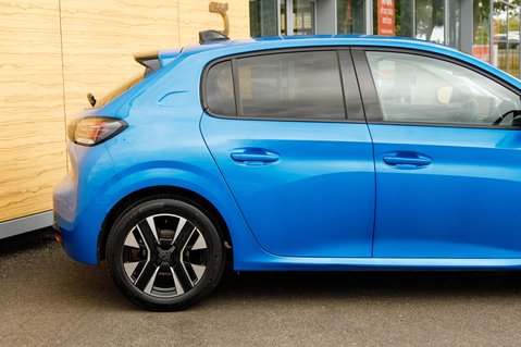 Peugeot 208 PURETECH ALLURE S/S 7