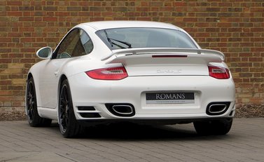 Porsche 911 (997) Turbo S 12