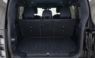 Land Rover Defender 110 X-Dynamic S D250 26