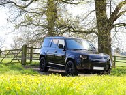 Land Rover Defender 110