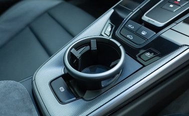 Porsche 911 Carrera 4 (992) 22