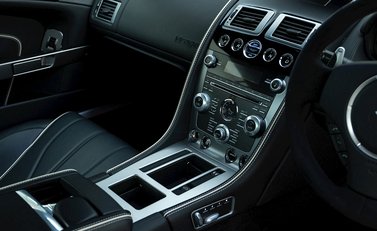 Aston Martin Virage 19