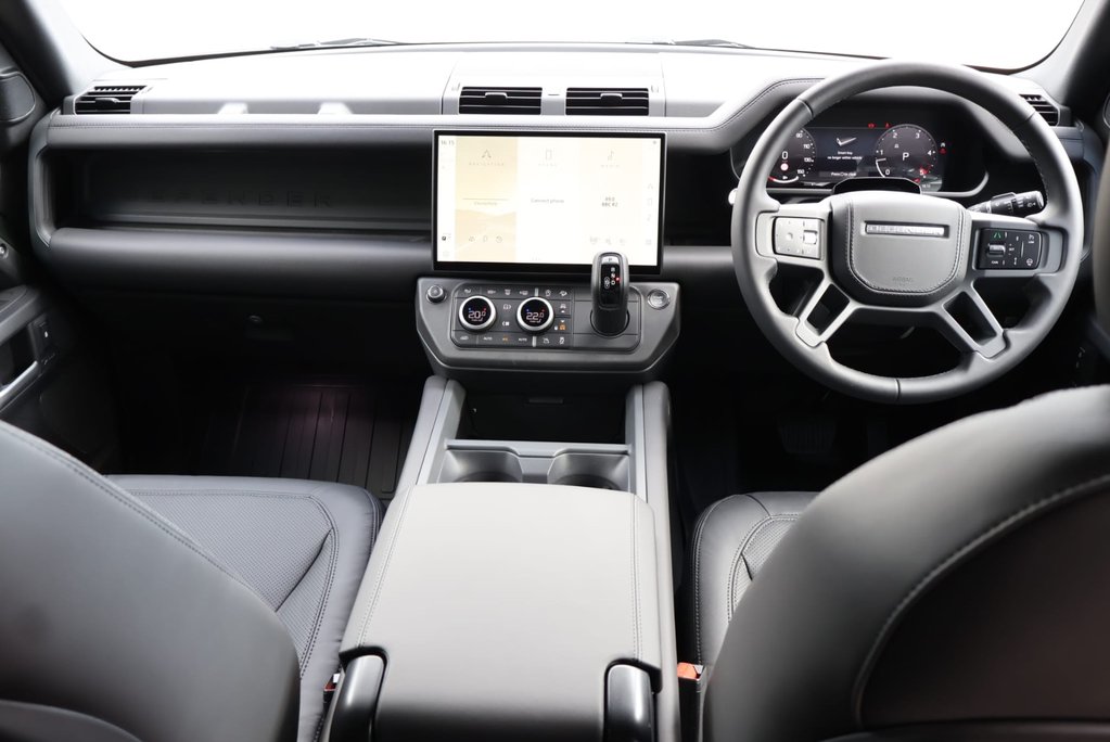 Land Rover Defender 110 2026 HARD TOP X-DYNAMIC HSE 350 WORLD TOUR 2 EDITON REAR  SEATS FITTED PPF  25