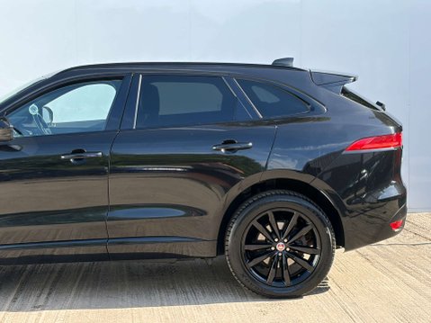 Jaguar F-Pace 2.0 F-PACE Chequered Flag AWD D Auto 4WD 5dr 54