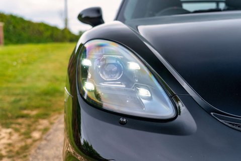 Porsche 718 4.0 718 Cayman GT4 3dr 22