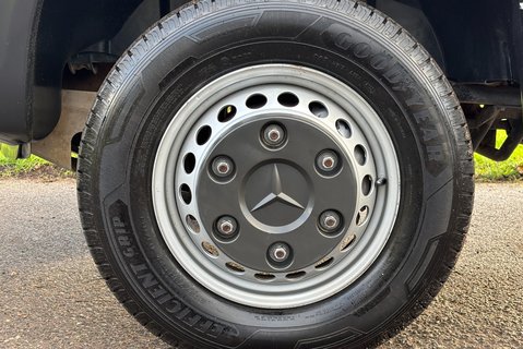 Mercedes-Benz Sprinter 519 4x4 14 Str Minibus - Air Con Con - Ex MOD 29