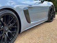 Porsche 718 CAYMAN GT4 RS PDK 27