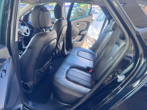 Hyundai ix35 2.0 CRDi Premium Auto 4WD Euro 5 5dr 21