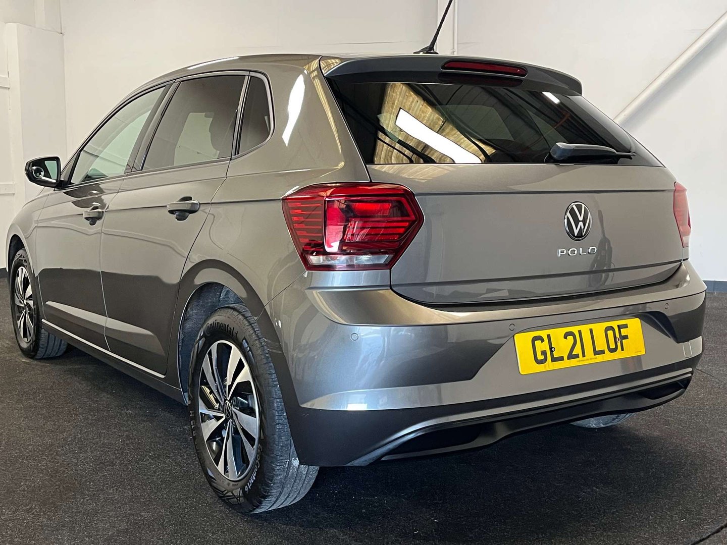 2021 Volkswagen Polo — image 2