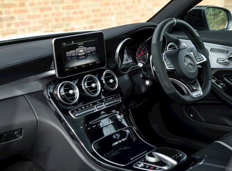 Mercedes-Benz C Class C63 S Coupe 14