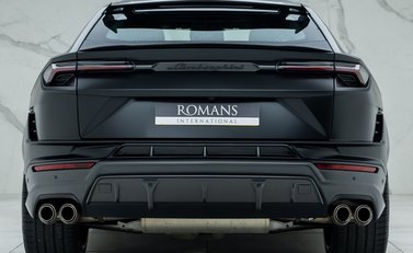 Lamborghini Urus Performante 5