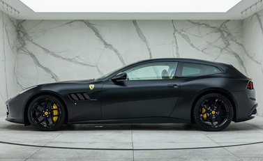 Ferrari GTC4 Lusso T 5
