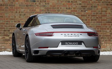Porsche 911 (991) Targa 4 GTS 11