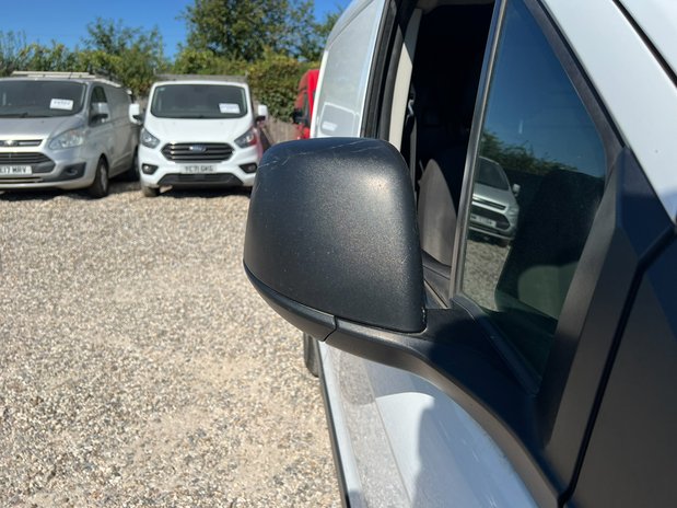 Ford Transit Connect SWB L1H1 Low Roof Ply Lining EURO 6 NO VAT 18
