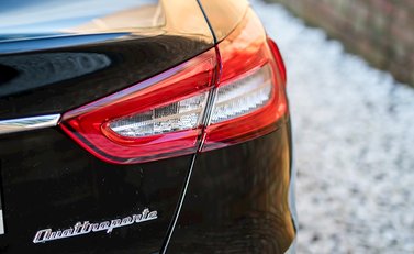 Maserati Quattroporte DV6 29