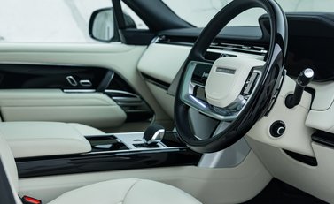 Land Rover Range Rover P460e Autobiography LWB 13